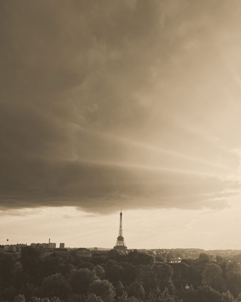 cafe creme eiffel tower in paris